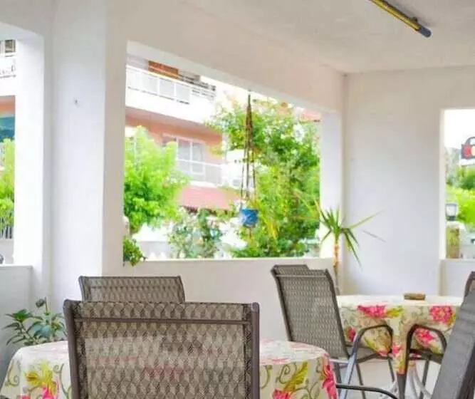 Hotelli Niki Apartments