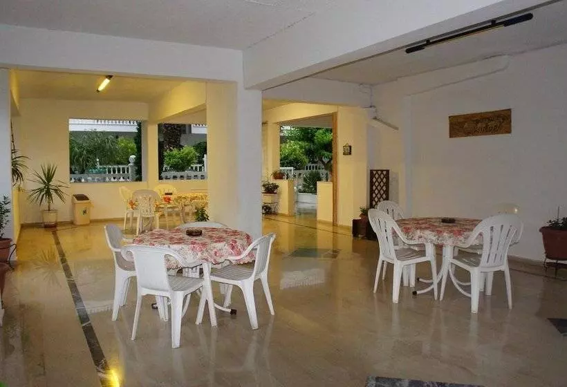 Hotelli Niki Apartments