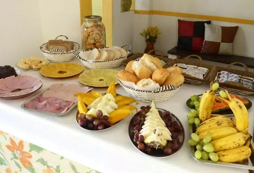 Hotelli Pousada Flor Amarela