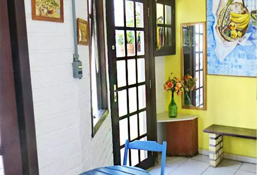 Hotelli Pousada Flor Amarela