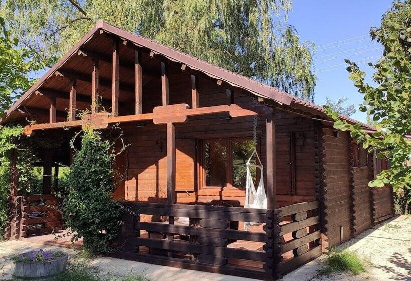 هتل Pago De Tharsys