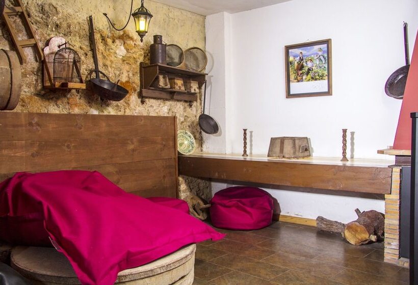 هتل Pago De Tharsys