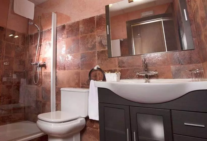 Hotelli Pago De Tharsys