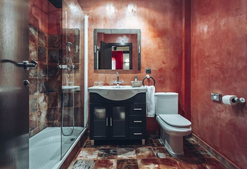 هتل Pago De Tharsys