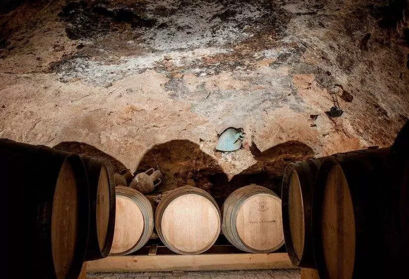 Hotelli Pago De Tharsys