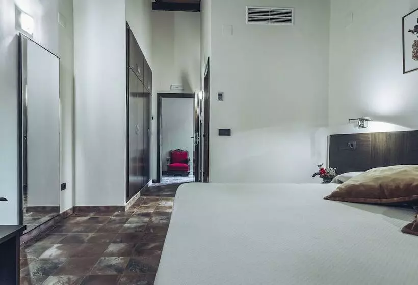 Hotelli Pago De Tharsys