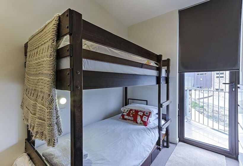 בית מלון כפרי The Saints