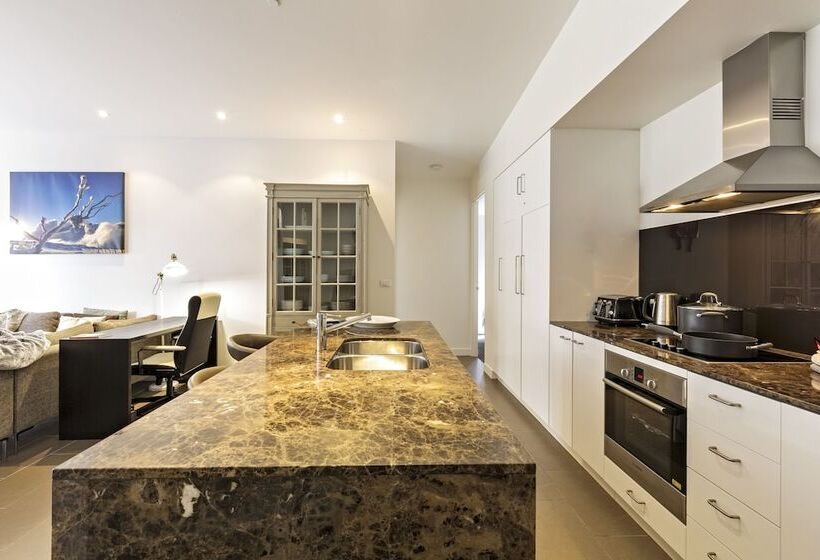 בית מלון כפרי The Saints