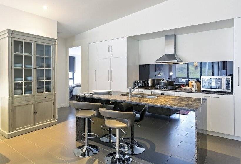 בית מלון כפרי The Saints