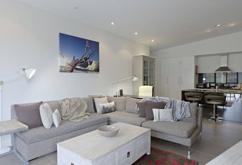 בית מלון כפרי The Saints