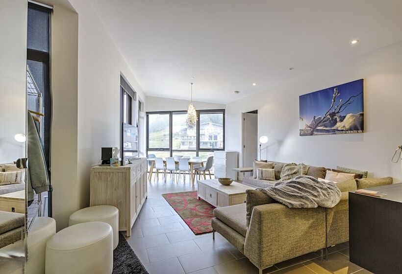 בית מלון כפרי The Saints