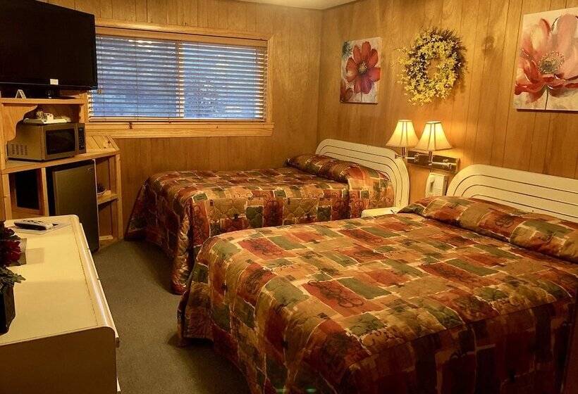 モーテル Giant Oaks Lodge