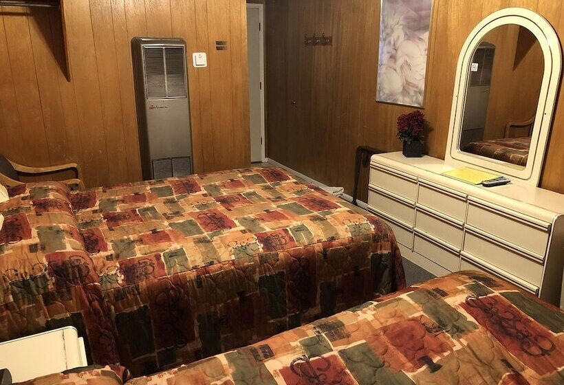 モーテル Giant Oaks Lodge