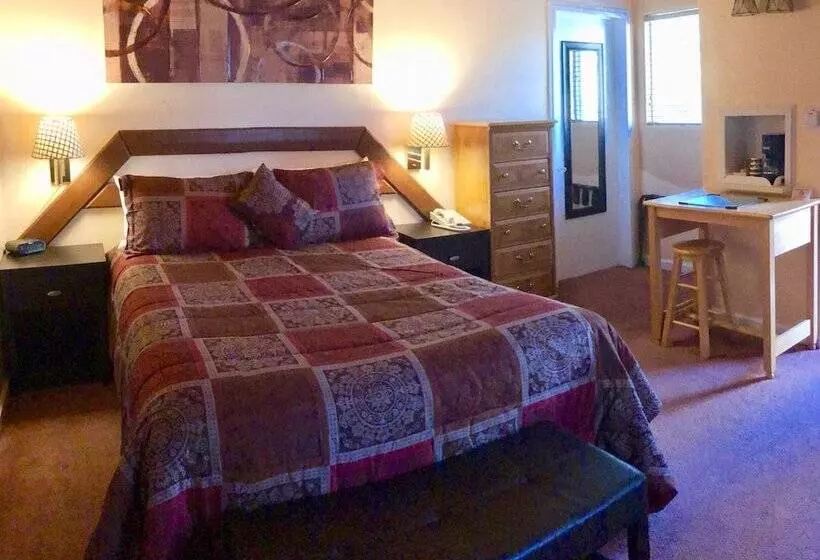 Motelli Giant Oaks Lodge