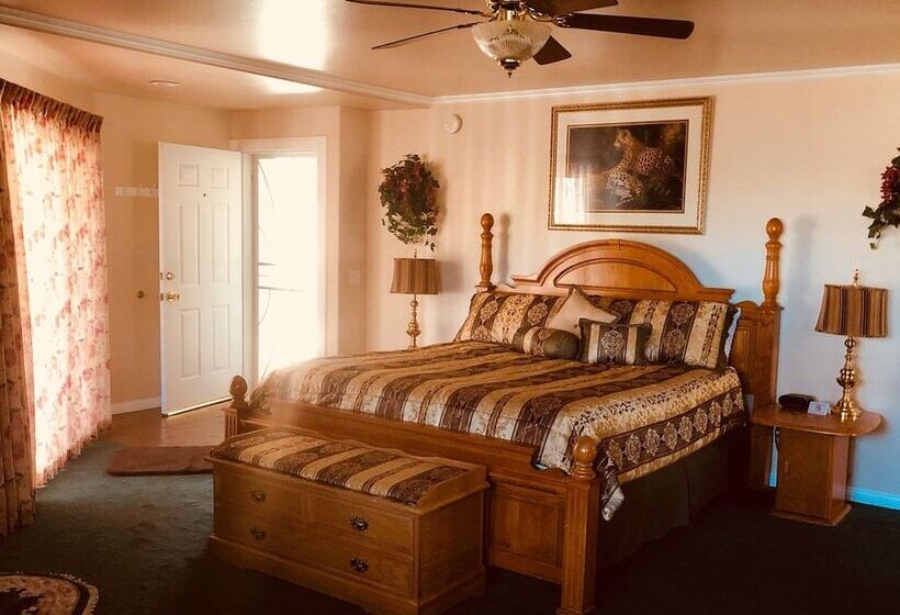 モーテル Giant Oaks Lodge