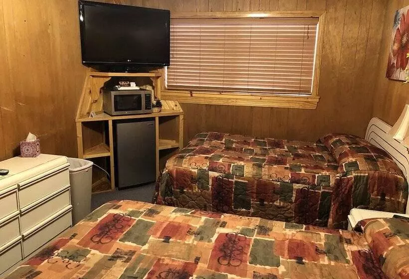 Motelli Giant Oaks Lodge