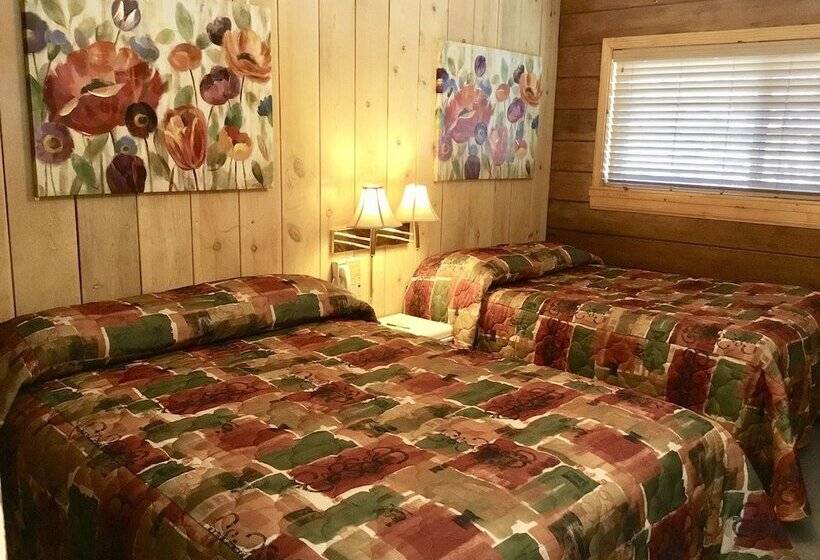 モーテル Giant Oaks Lodge