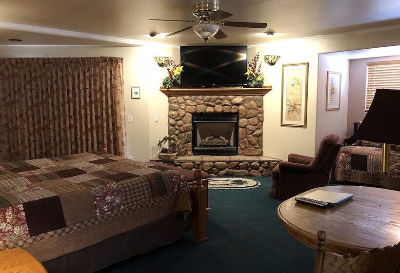 モーテル Giant Oaks Lodge