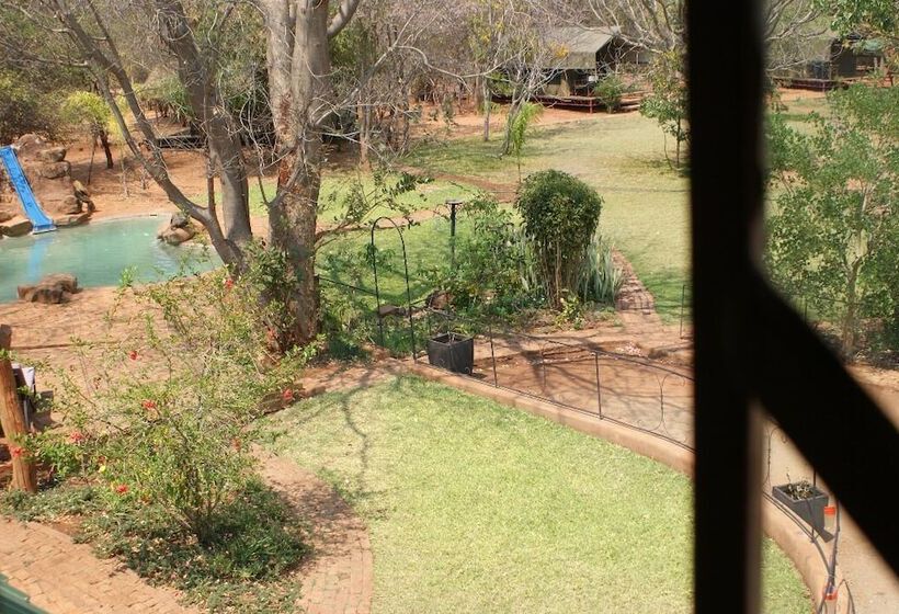 پانسیون Bongwe Guesthouse And Camp