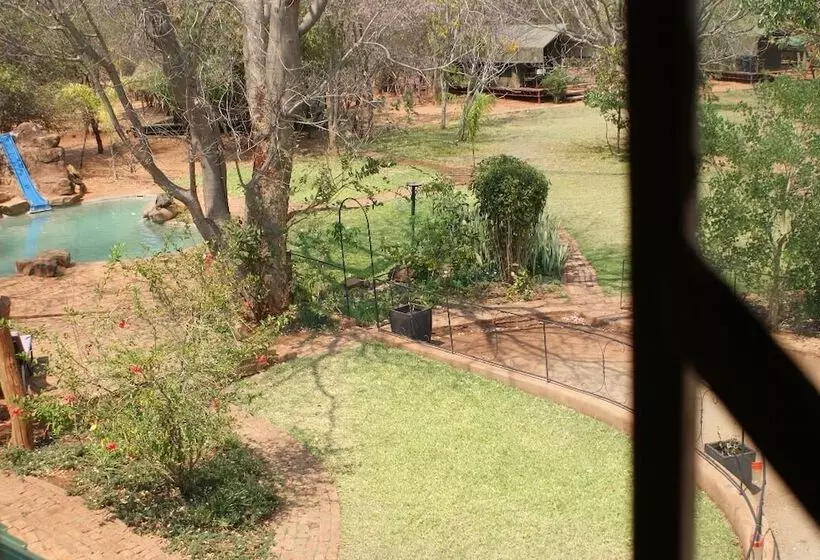پانسیون Bongwe Guesthouse And Camp