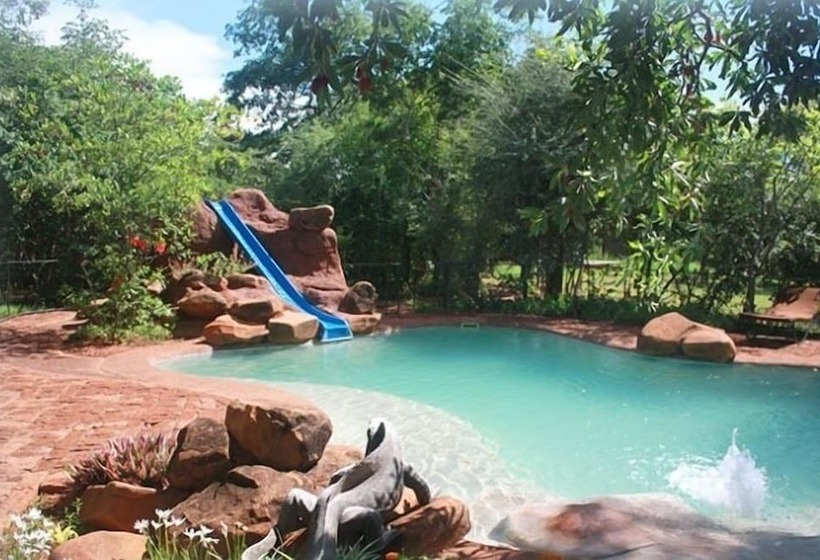 پانسیون Bongwe Guesthouse And Camp