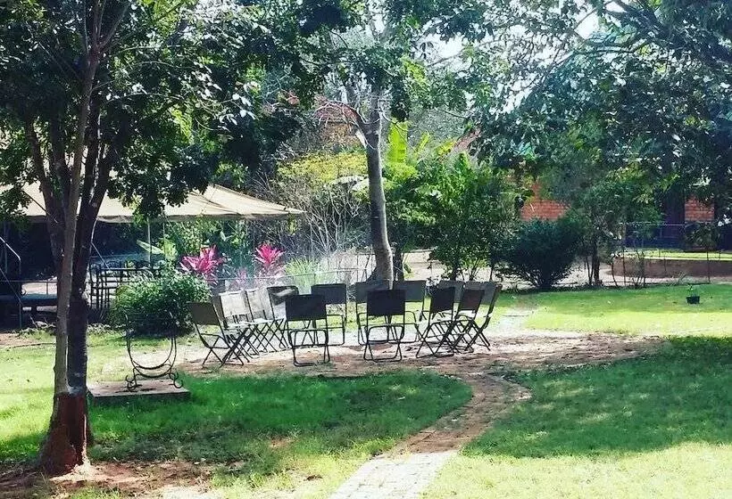 پانسیون Bongwe Guesthouse And Camp