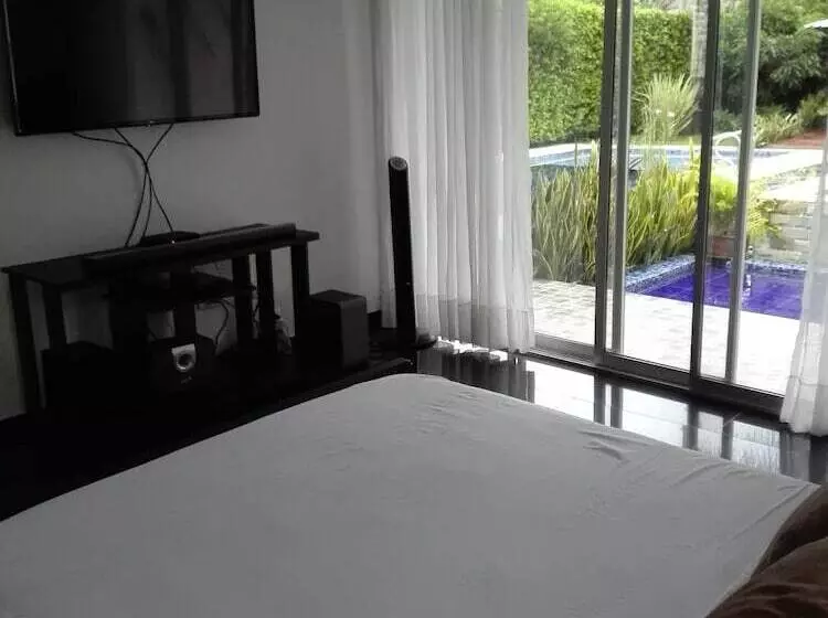 ペンション Espectacular Chalet Con Piscina