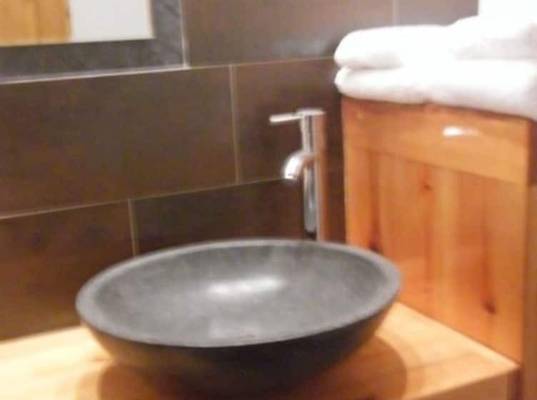 تختخواب و صبحانه A La Bonne école