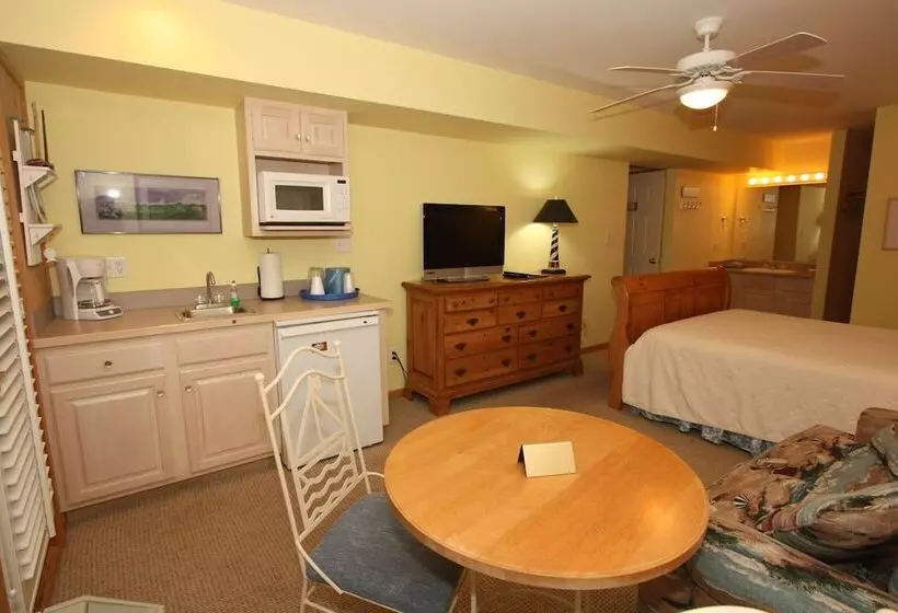 Aamiaismajoitus (B&B) Courtyard Villas On Silver Lake Harbor