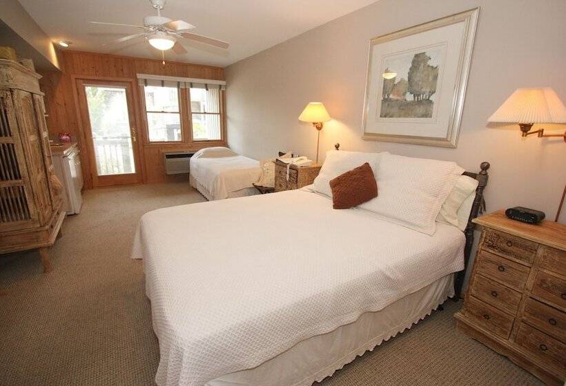 ベッドアンドブレックファースト Courtyard Villas On Silver Lake Harbor