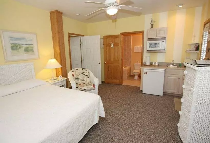 Aamiaismajoitus (B&B) Courtyard Villas On Silver Lake Harbor