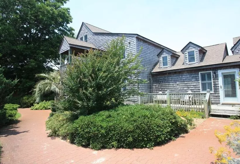 Aamiaismajoitus (B&B) Courtyard Villas On Silver Lake Harbor