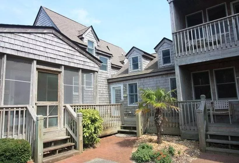 Aamiaismajoitus (B&B) Courtyard Villas On Silver Lake Harbor