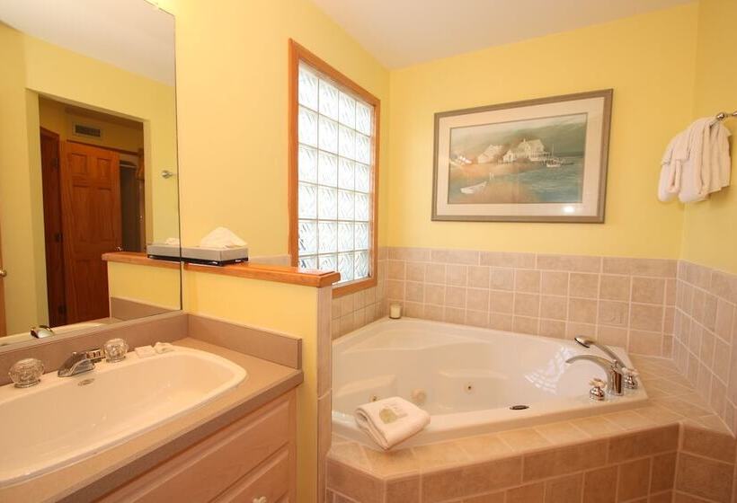 ベッドアンドブレックファースト Courtyard Villas On Silver Lake Harbor