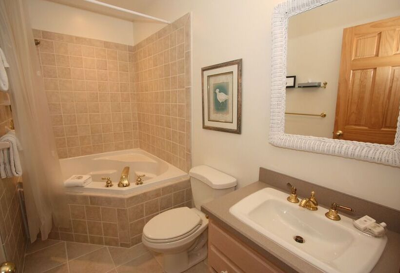 ベッドアンドブレックファースト Courtyard Villas On Silver Lake Harbor