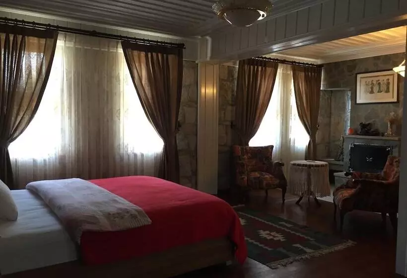 تختخواب و صبحانه Konak Lapeistra