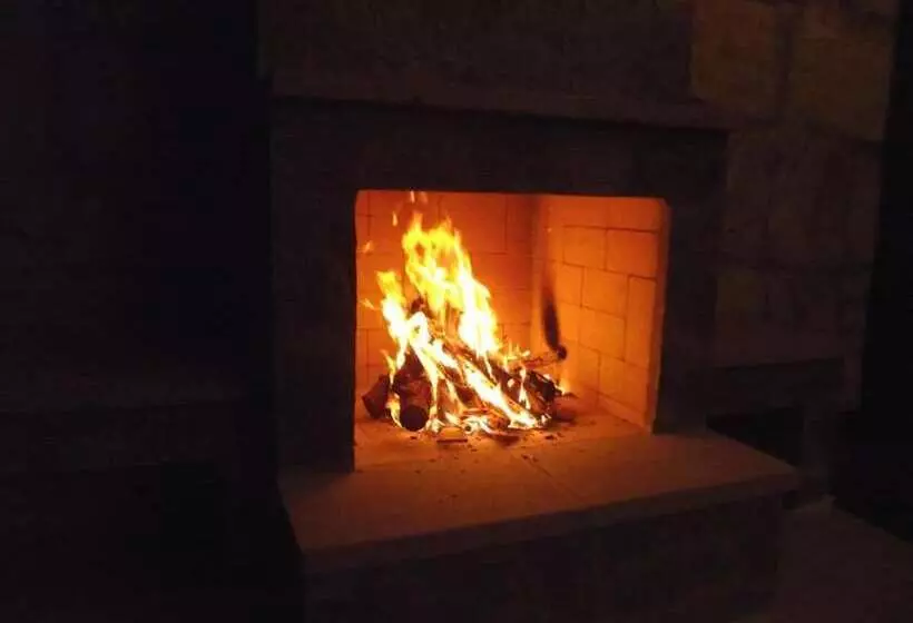 تختخواب و صبحانه Konak Lapeistra