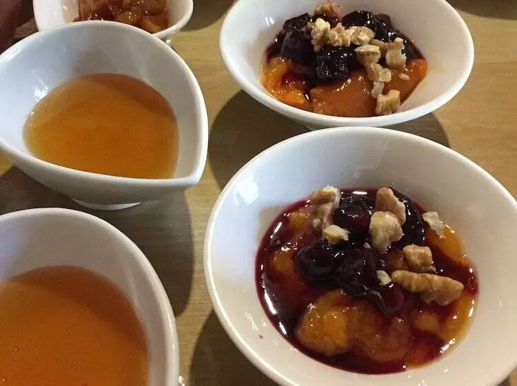 تختخواب و صبحانه Konak Lapeistra