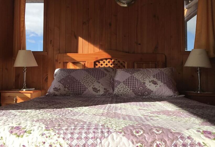 Hostal Arrayanes Del Lago