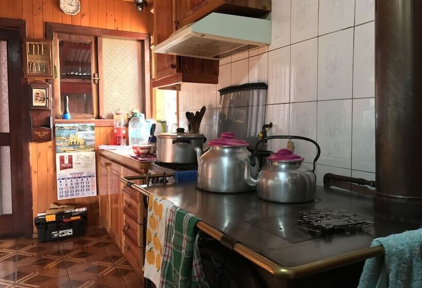 Hostal Arrayanes Del Lago