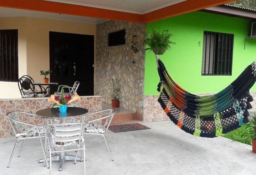 Hostal Saint Michel   Hostel