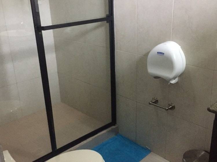 Hostal Saint Michel   Hostel