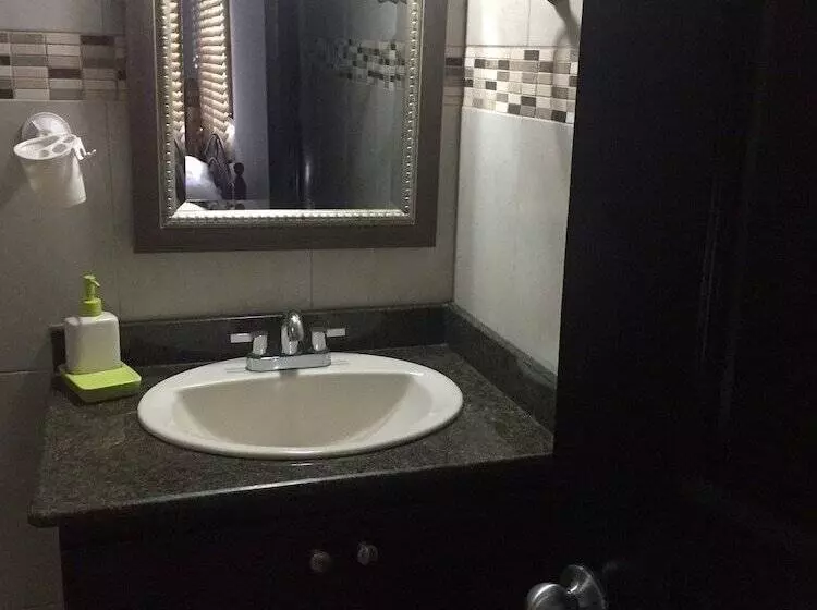 Hostal Saint Michel Hostel