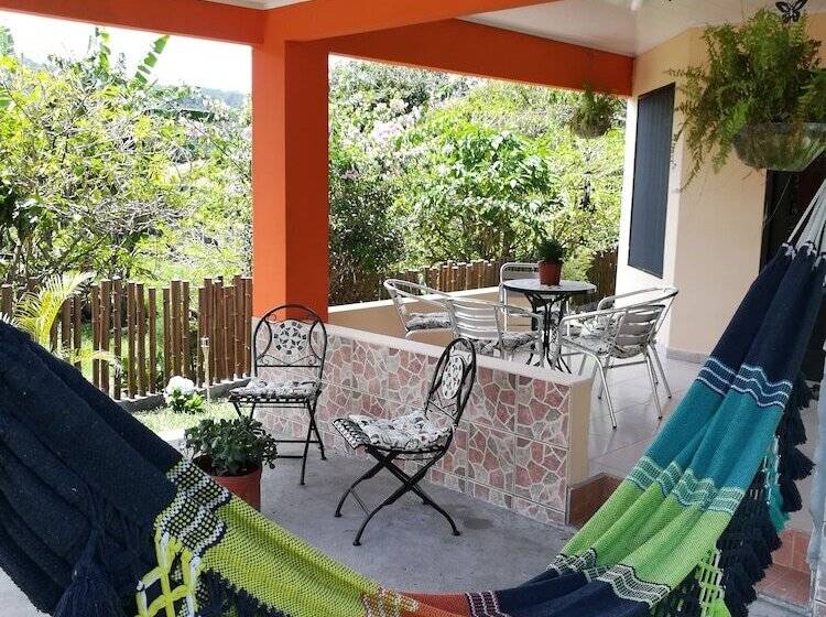 Hostal Saint Michel   Hostel