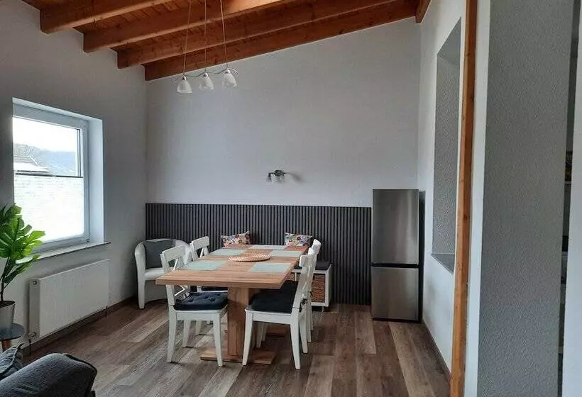 Hotelli Ferienwohnungen Niedersburger Eck