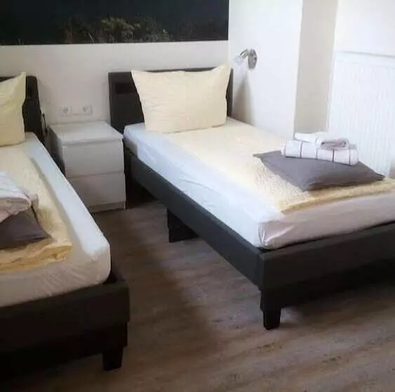 Hotelli Ferienwohnungen Niedersburger Eck