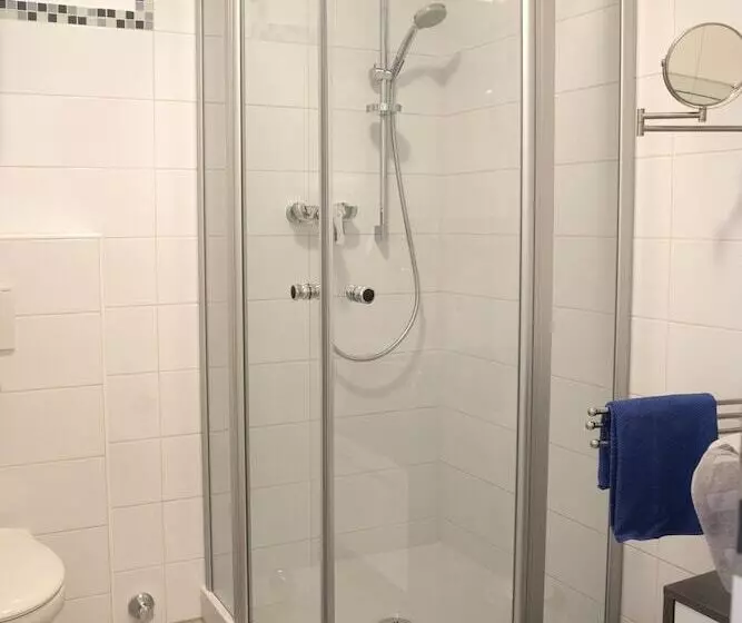 Hotelli Ferienwohnungen Niedersburger Eck