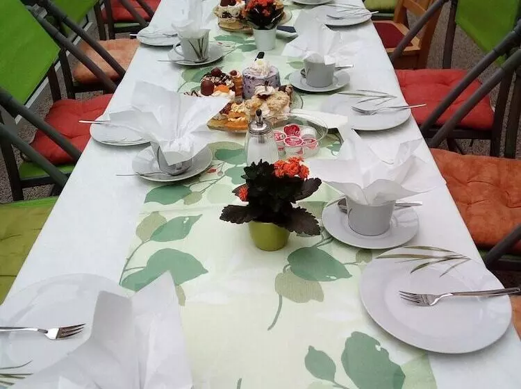 Hotelli Ferienwohnungen Niedersburger Eck