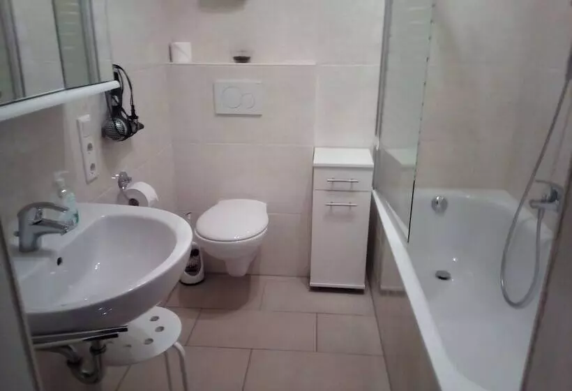 Hotelli Ferienwohnungen Niedersburger Eck