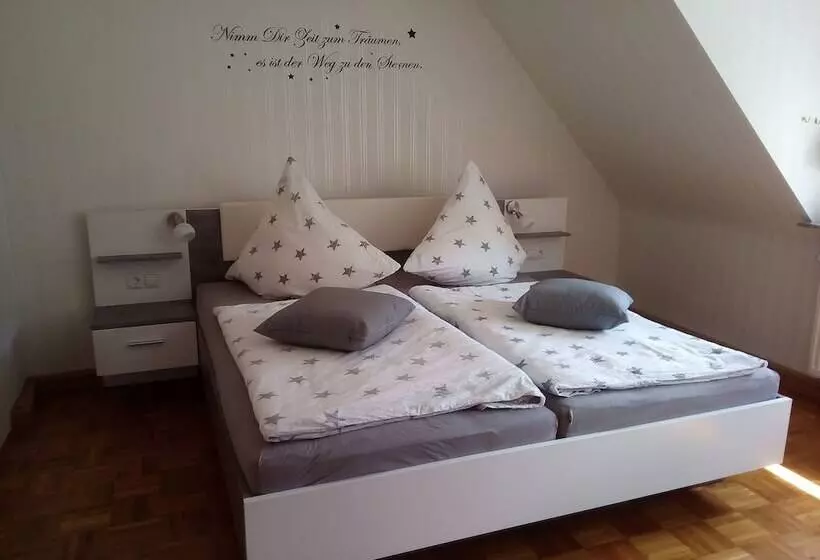 Hotelli Ferienwohnungen Niedersburger Eck